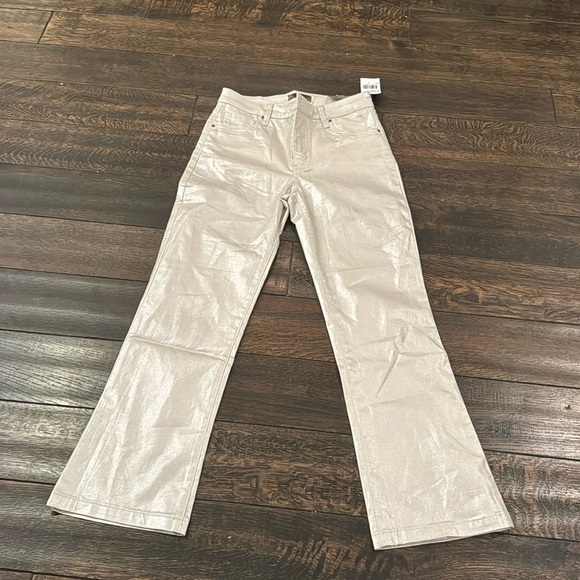 NWT KUT from the Kloth Kelsey coated high rise ankle flare sz 0 light silver - Picture 5 of 11